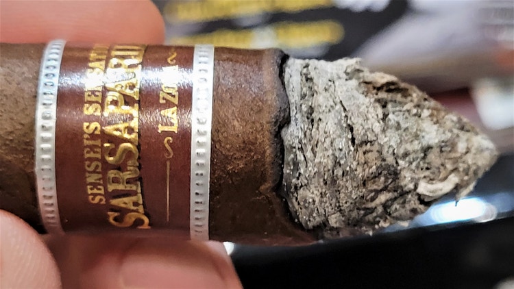 cigar advisor now smoking video cigar review sensei's sensational sarsaparilla ash close-up