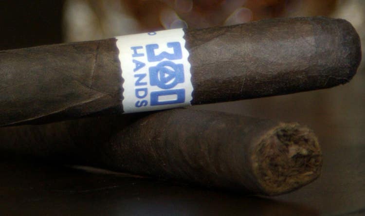 close up shot of 300 hands maduro lancero by southern draw from the #nowsmoking cigar review
