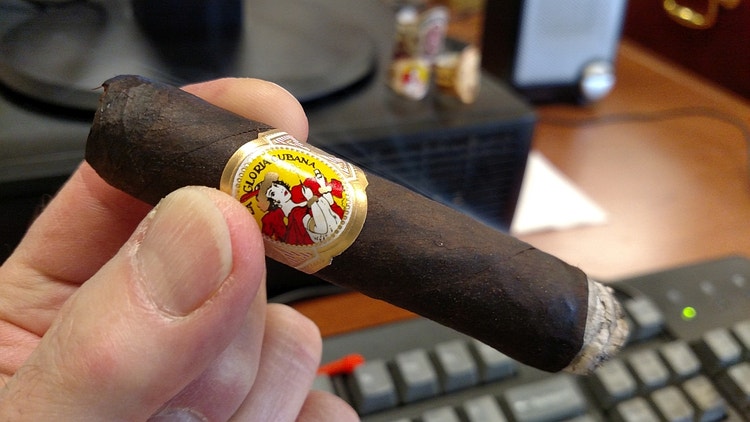 La Gloria Cubana Wavell Maduro Cigar