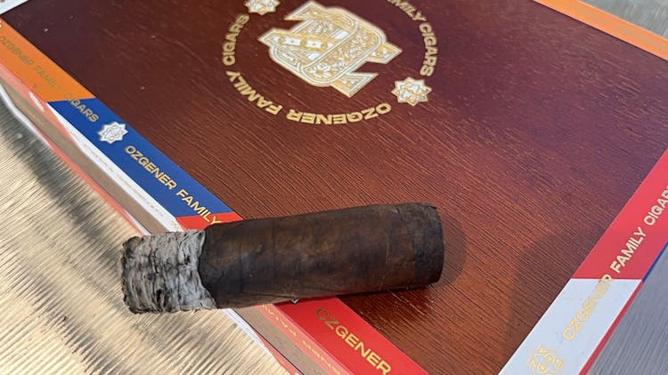 cigar advisor my weekend cigar review ozgener family aramas - nub