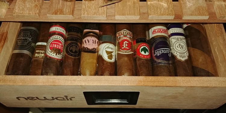 When do cigars go bad keep cigars fresh in a humidor