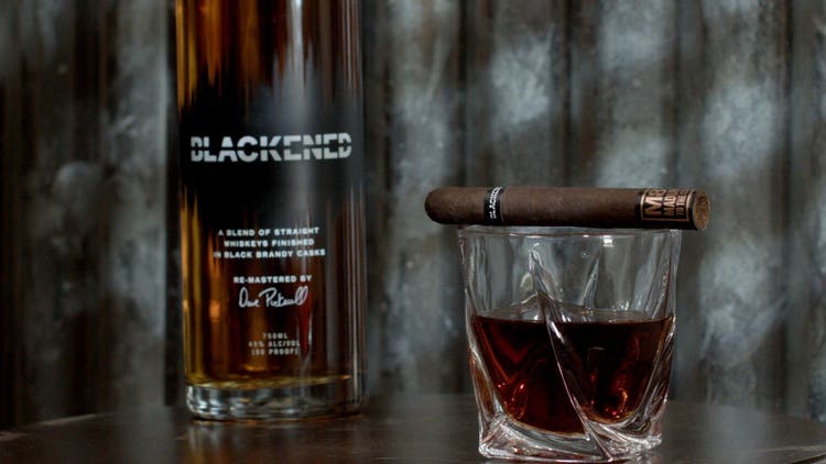 cigar advisor #nowsmoking cigar review drew estate blackened m81 - shot with cigar and blackened american whiskey in the background