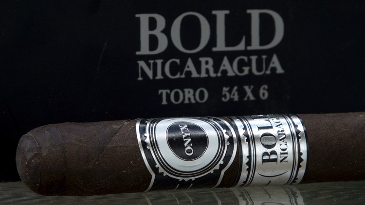 Onyx Bold Nicaragua cigar review by Gary Korb