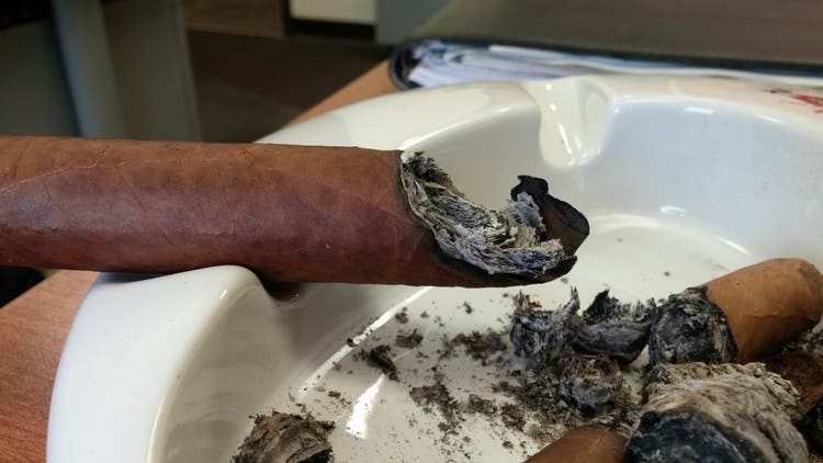 cigar advisor 5 most common burn issues - canoeing cigar