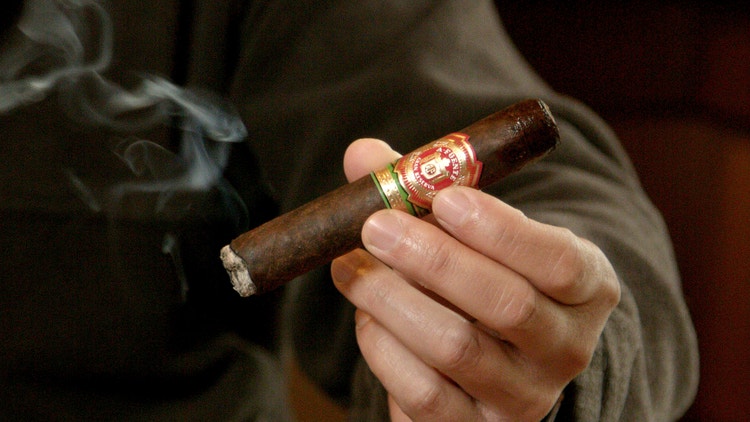 #nowsmoking Arturo Fuente Chateau Fuente Maduro Cigar Review rothschild close up