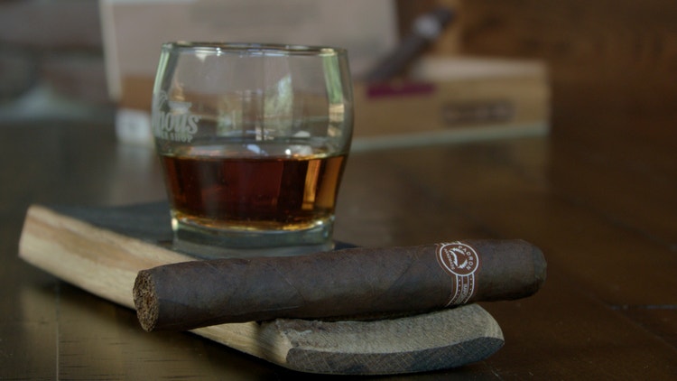 padron 3000 maduro with whiskey glass in background from #nowsmoking cigar review