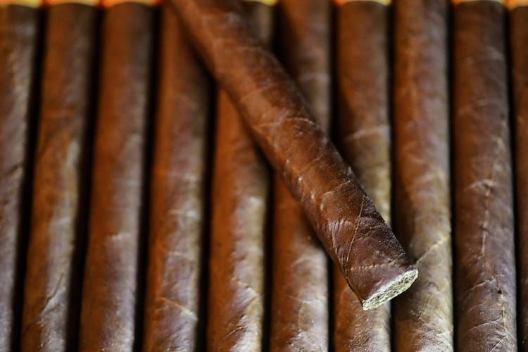 cigar advisor top 10 best connecticut broadleaf cigars - wrapper closeup
