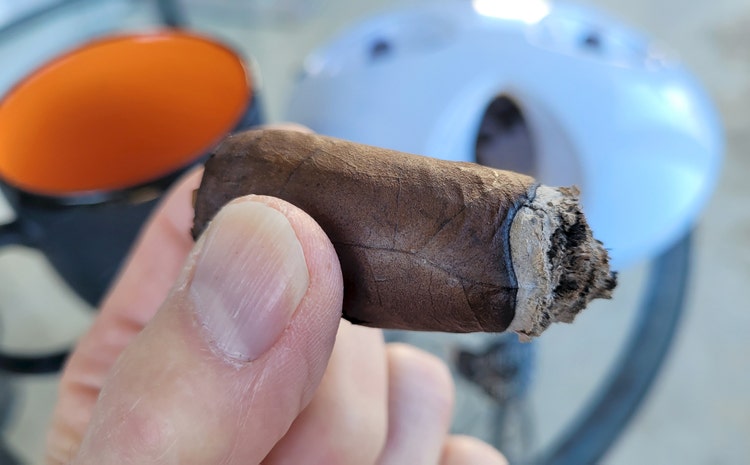 Hirochi Robaina Ilegal San Andres Robusto cigar review part 3