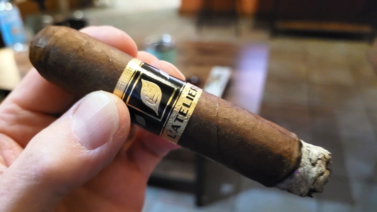 L'Atelier Lat54 Selection Speciale cigar review by Gary Korb