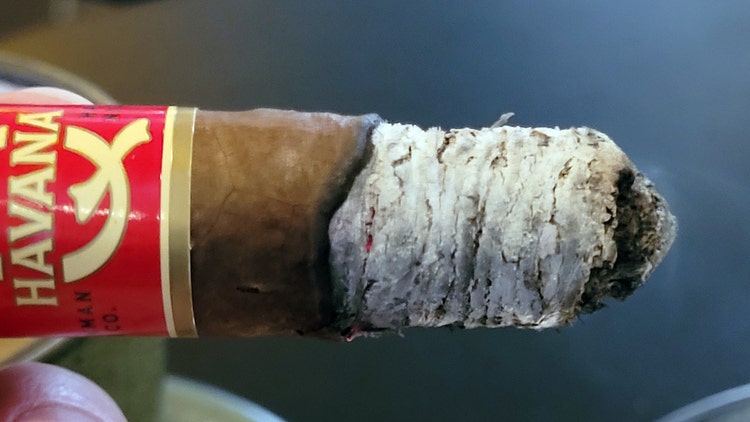 Havana Q mixed filler cigar long ash