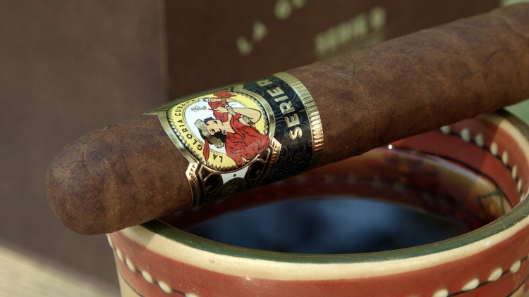 #nowsmoking La Gloria Cubana Serie R cigar review close up No. 4