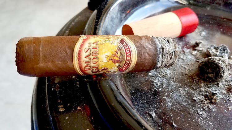 #nowsmoking AJ Fernandez Dias de Gloria cigar review 2nd third