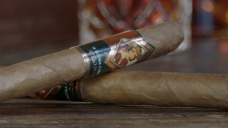 cigar advisor #nowsmoking cigar review la gloria cubana criollo de oro churchill close-up