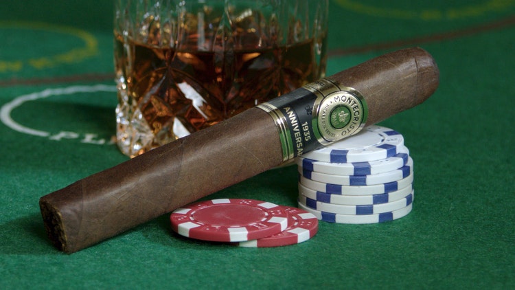 Montecristo 1935 Anniversary cigar and drink pairing