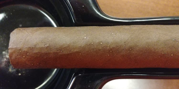 5 things you need to know about bundle cigars wrapper blemish - water spot leaf