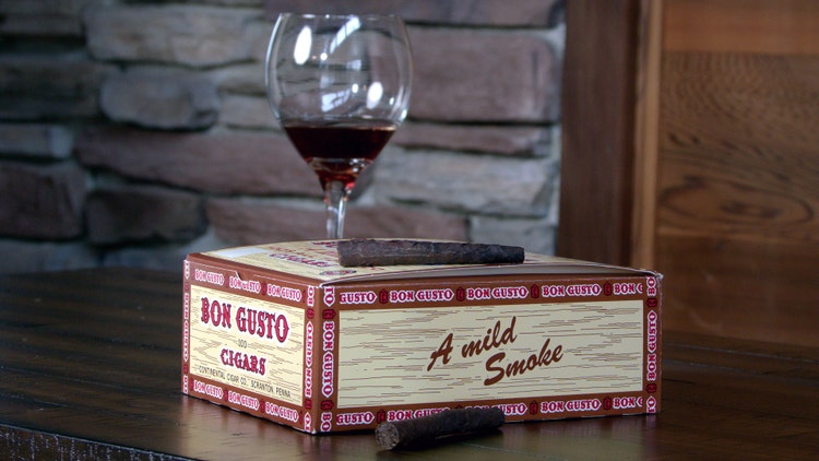 Parodi cigar and red wine drink pairing chianti