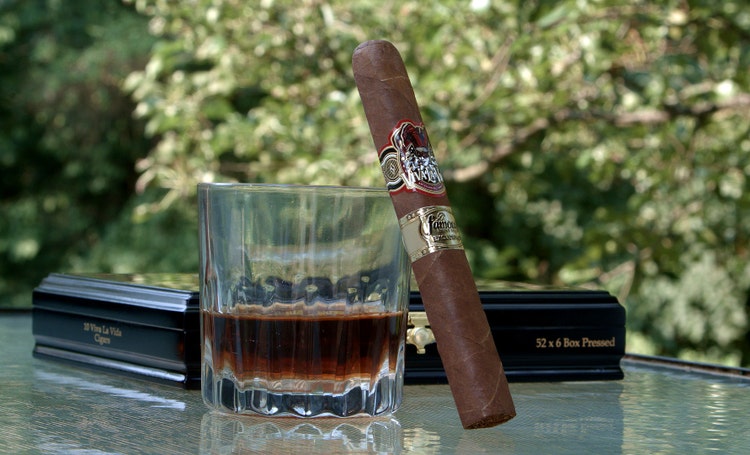 #nowsmoking viva la vida cigar review and drink pairing