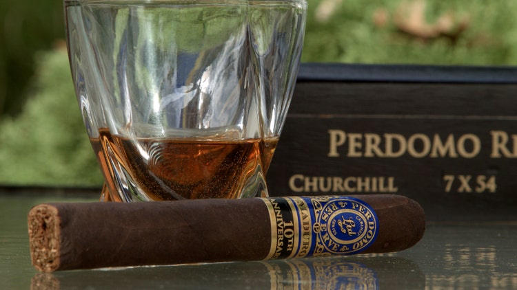 Perdomo Reserve 10th Anniversary Maduro cigar review how well it's made