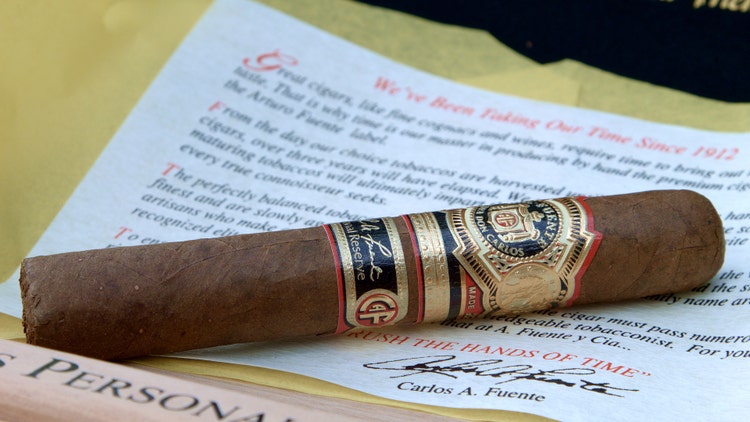 #nowsmoking Arturo Fuente Don Carlos Personal Reserve Famous 80th insert sheet