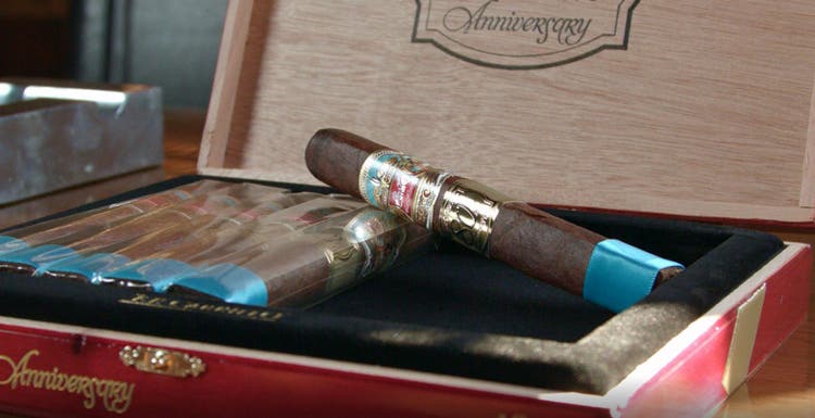 ep carrillo famous smoke shop 80th anniversary cigar review box setup
