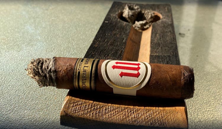 cigar advisor #nowsmoking cigar review crowned heads mil dias marranitos - part 2