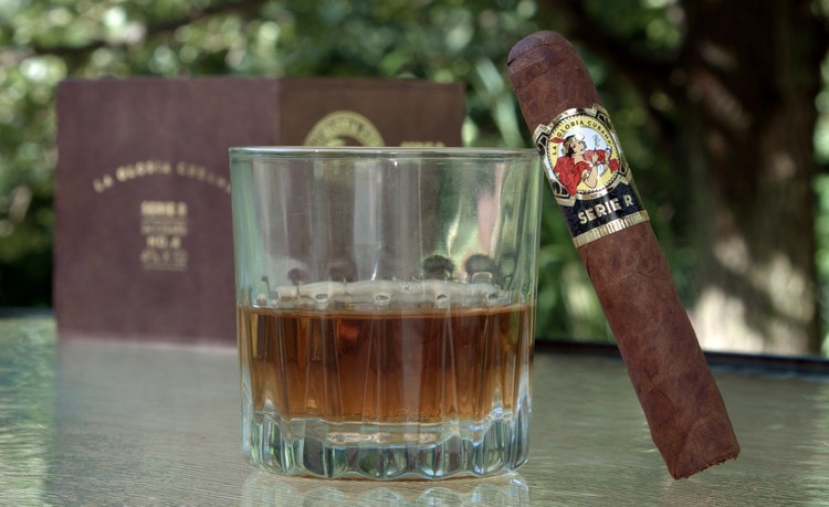 #nowsmoking La Gloria Cubana Serie R cigar review by Gary Korb